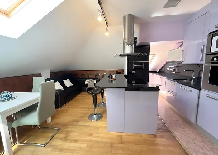 El Cobijo De - 30803 *