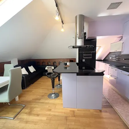 El Cobijo De - 30803 *